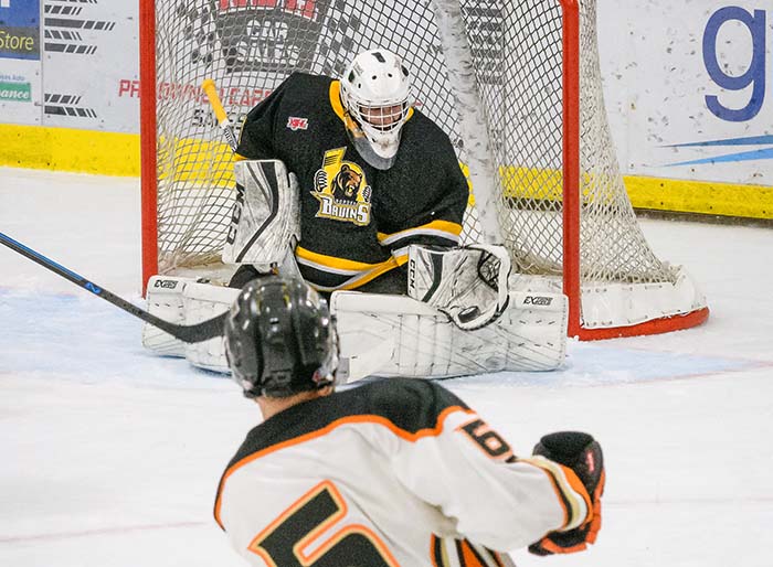 Border Bruins goalie learns from WHL camp